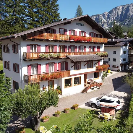 Hotel Bellaria - Cortina D'Ampezzo - Free Parking 3*