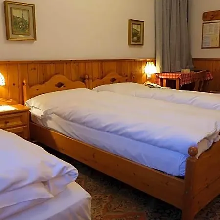 Hotel Bellaria - - Parking 3*