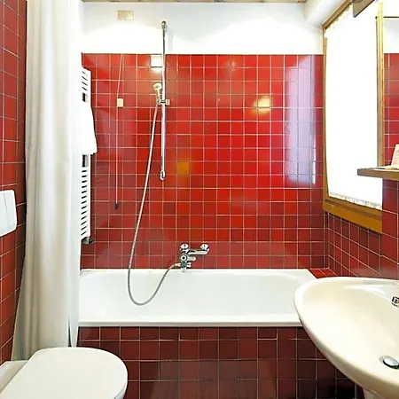 Hotel Bellaria - - Parking 3*